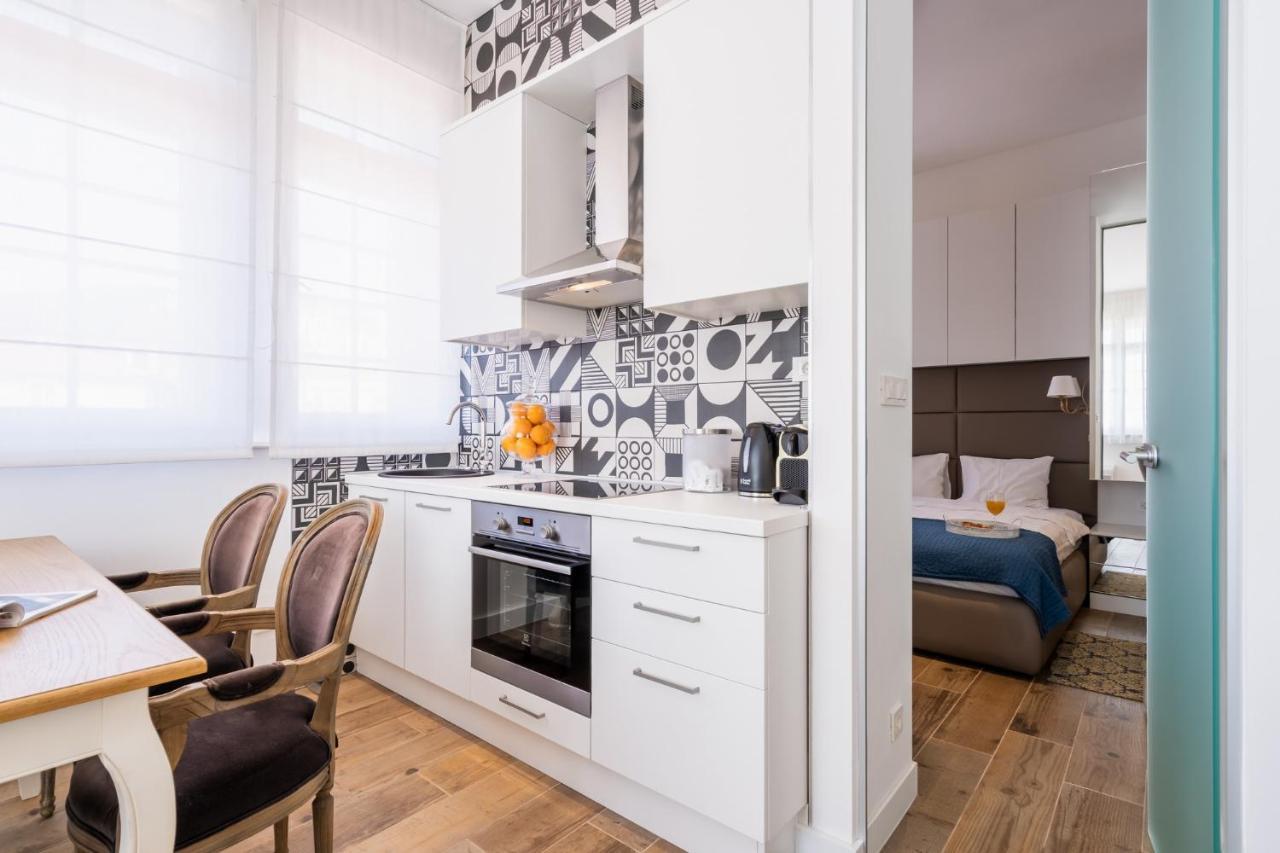 AH Design Apartments Deluxe Opatija Buitenkant foto